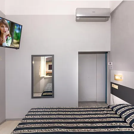 Apuana 3*