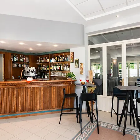 Apuana Hotel