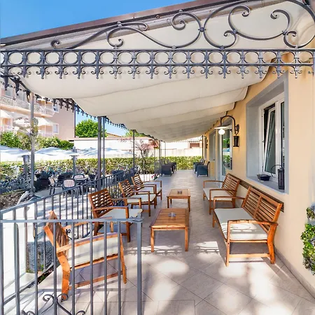 Apuana Hotel