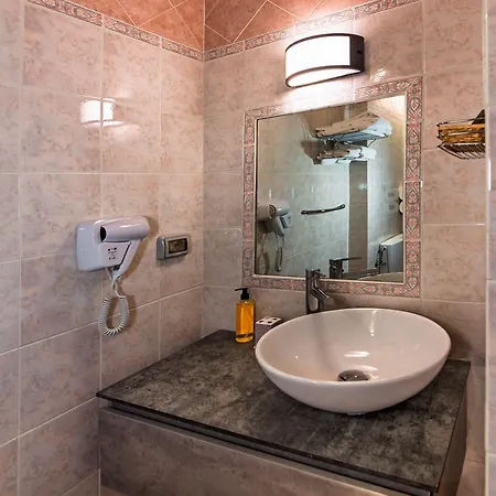 Hotel Apuana 3*
