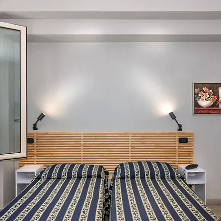Hotell Apuana 3*