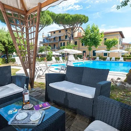Apuana Hotel 3*
