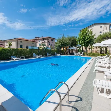 Apuana Hotell